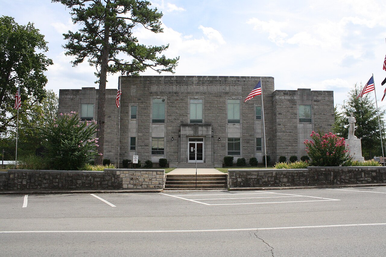 Izard County Courthouse in Melbourne, Arkansas